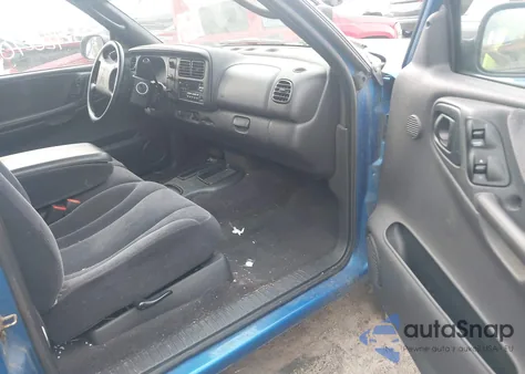 2000 Dodge Dakota Slt/Sport from USA, damaged, VIN 1B7GL22X8YS774590